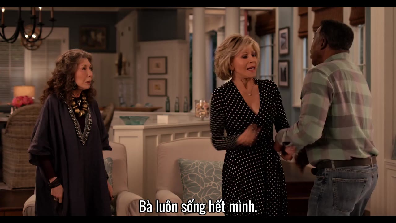 Grace và Frankie (Phần 1) tập 8 cảnh 2