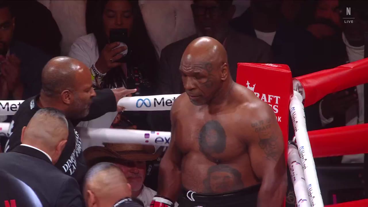 Jake Paul vs. Mike Tyson tập 1 cảnh 3