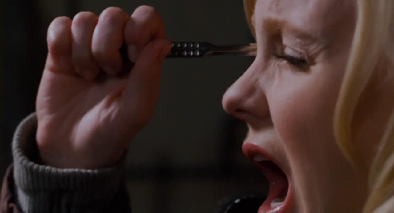 Scary Movie 4 - cảnh 3