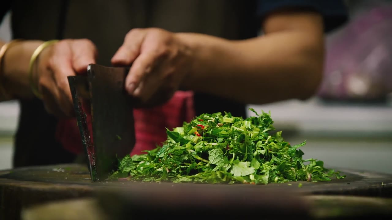 Luke Nguyễn trên chuyến tàu Bắc Nam tập 2