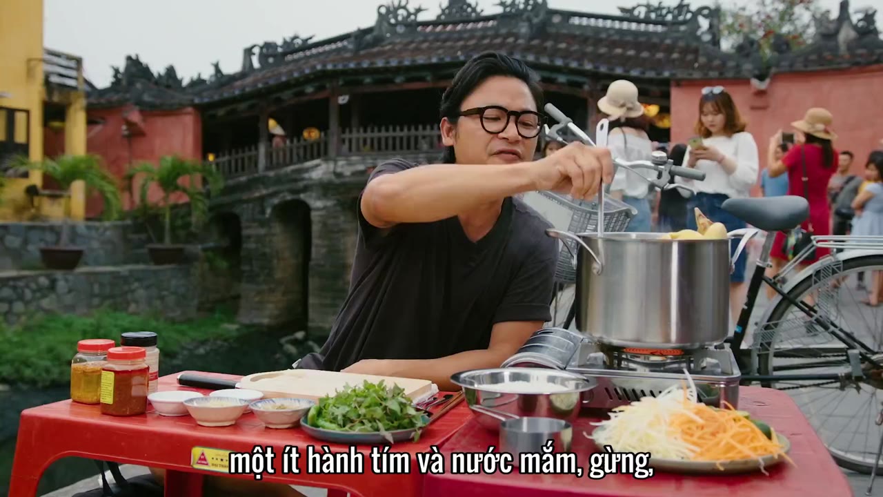 Luke Nguyễn trên chuyến tàu Bắc Nam tập 4 cảnh 2