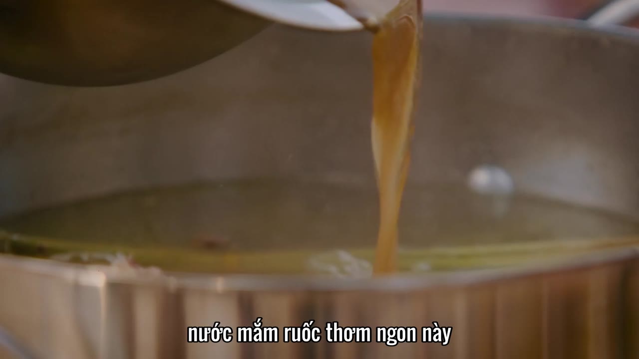 Luke Nguyễn trên chuyến tàu Bắc Nam tập 6 cảnh 2