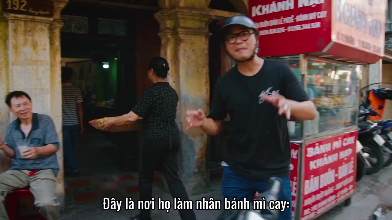 Luke Nguyễn trên chuyến tàu Bắc Nam tập 8 cảnh 3