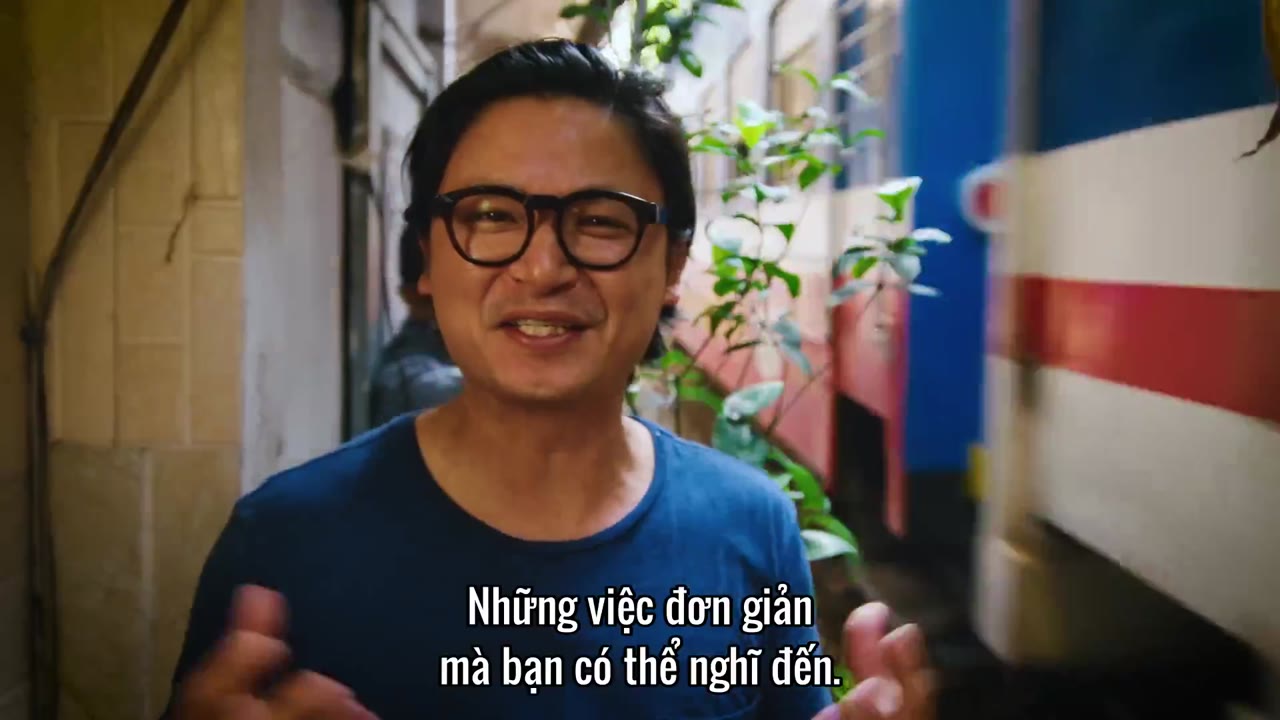 Luke Nguyễn trên chuyến tàu Bắc Nam tập 9 cảnh 2