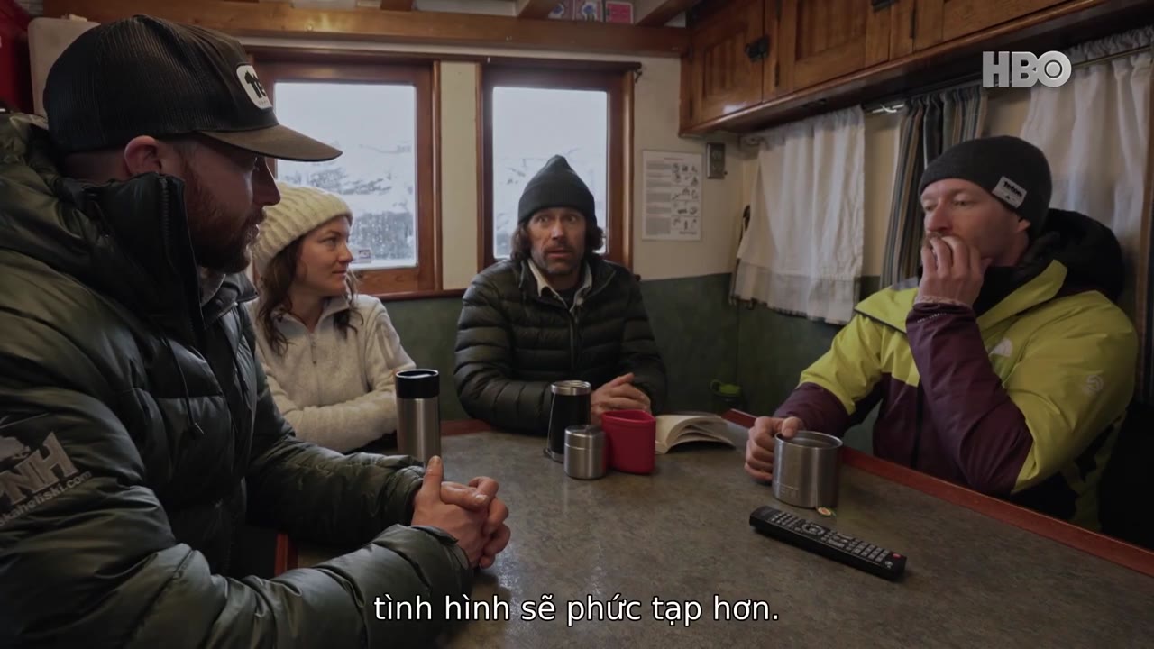 Bên Rìa Trái Đất tập 1