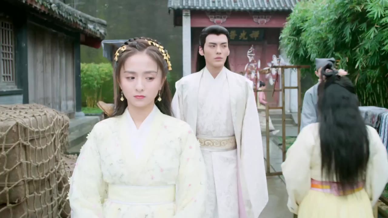 Tiểu Nữ Nghê Thường tập 16