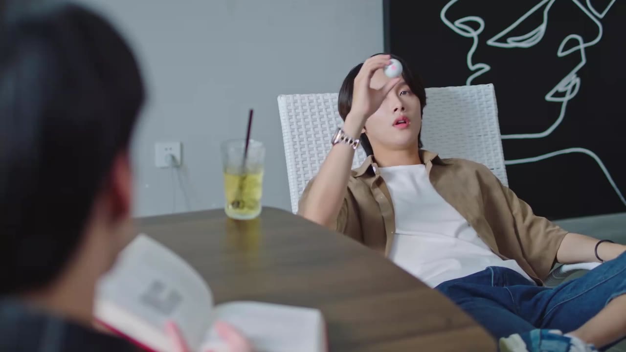 Làm Ơn Đó Hoa Nhung Thiếu Nữ tập 34