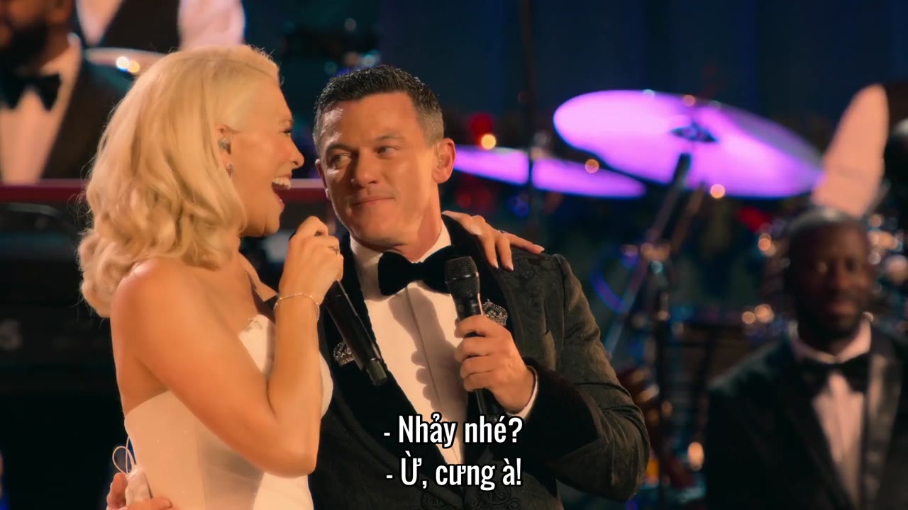 Hannah Waddingham: Đêm Giáng Sinh Ấm Áp tập 1 cảnh 3