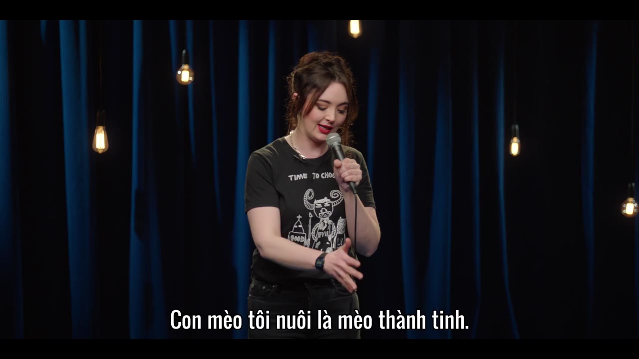 Fern Brady: Nữ hoàng bikini tự kỷ tập 1 cảnh 3