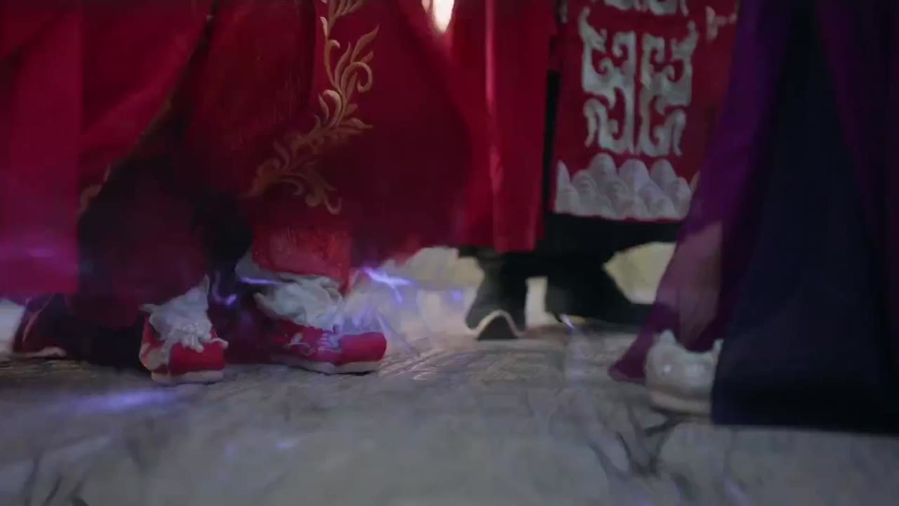 Thiên Tứ Tiểu Hồng Nương tập 24