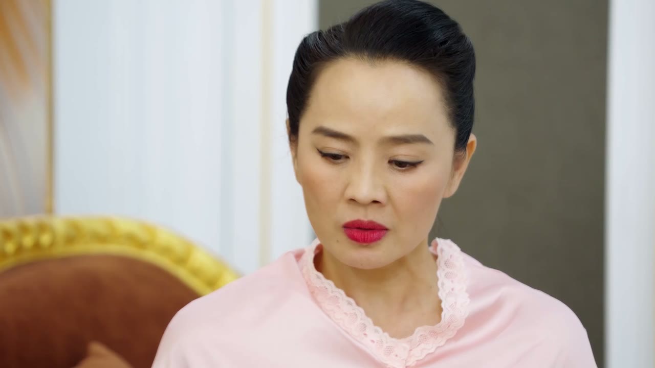Trò Đùa Huyết Thống tập 4 cảnh 3