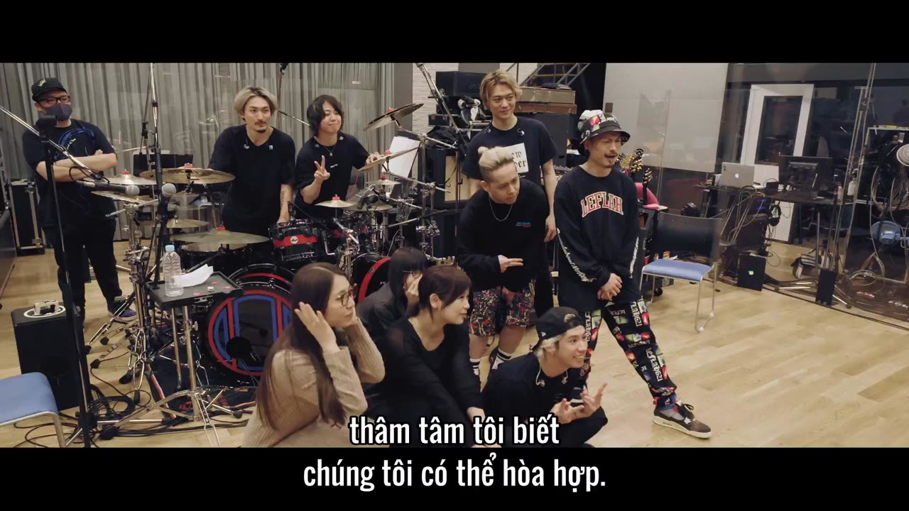 Tung đồng xu – Phim tài liệu ONE OK ROCK tập 1 cảnh 2