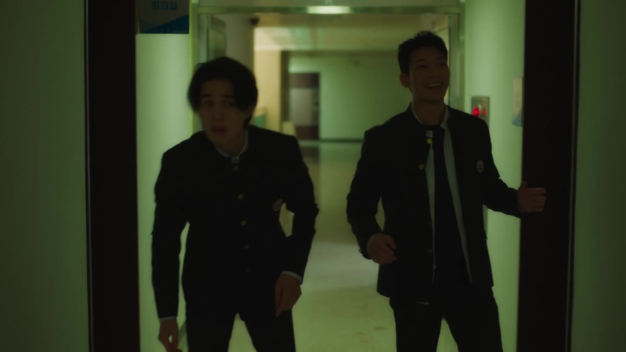 Người Hùng Điên Rồ (Bad and Crazy) tập 11