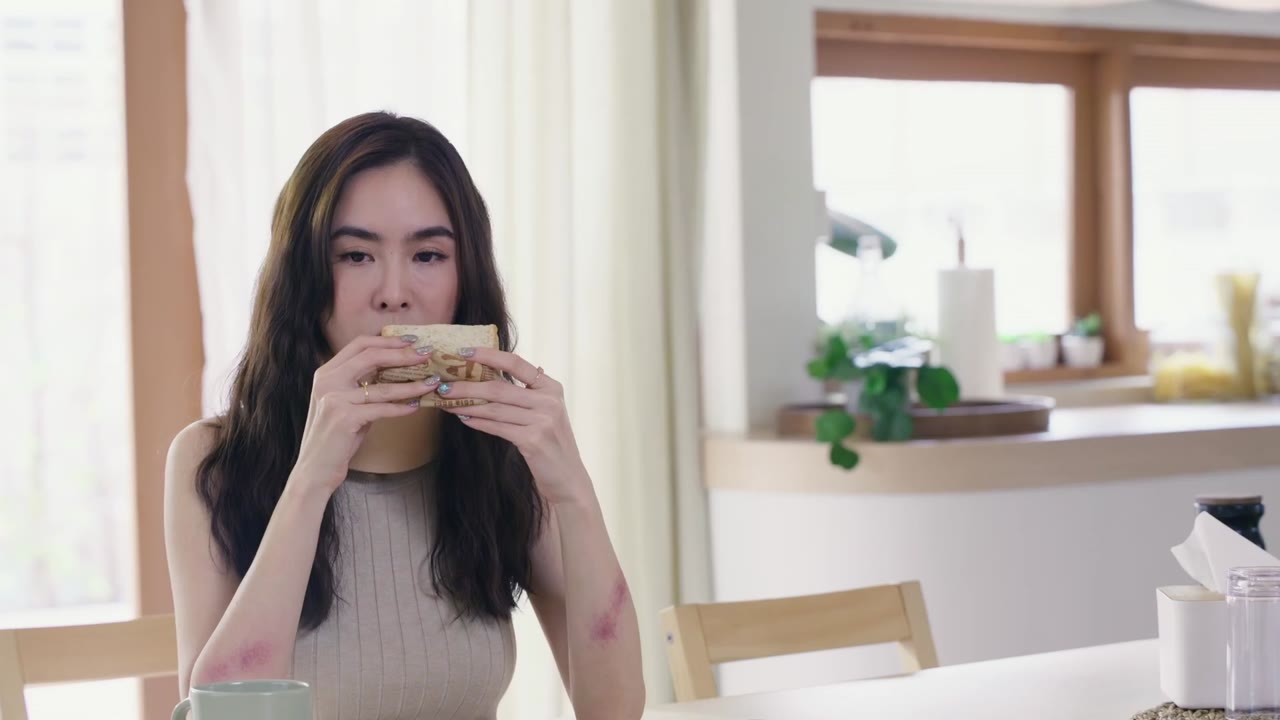 Happy Bad Year tập 2 cảnh 2