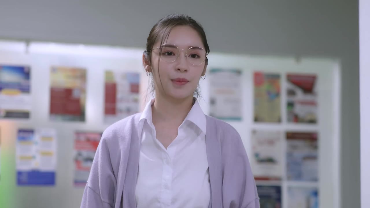 Love Senior: Tiền Bối Kỷ Luật Yêu Em Được Không? tập 3 cảnh 2