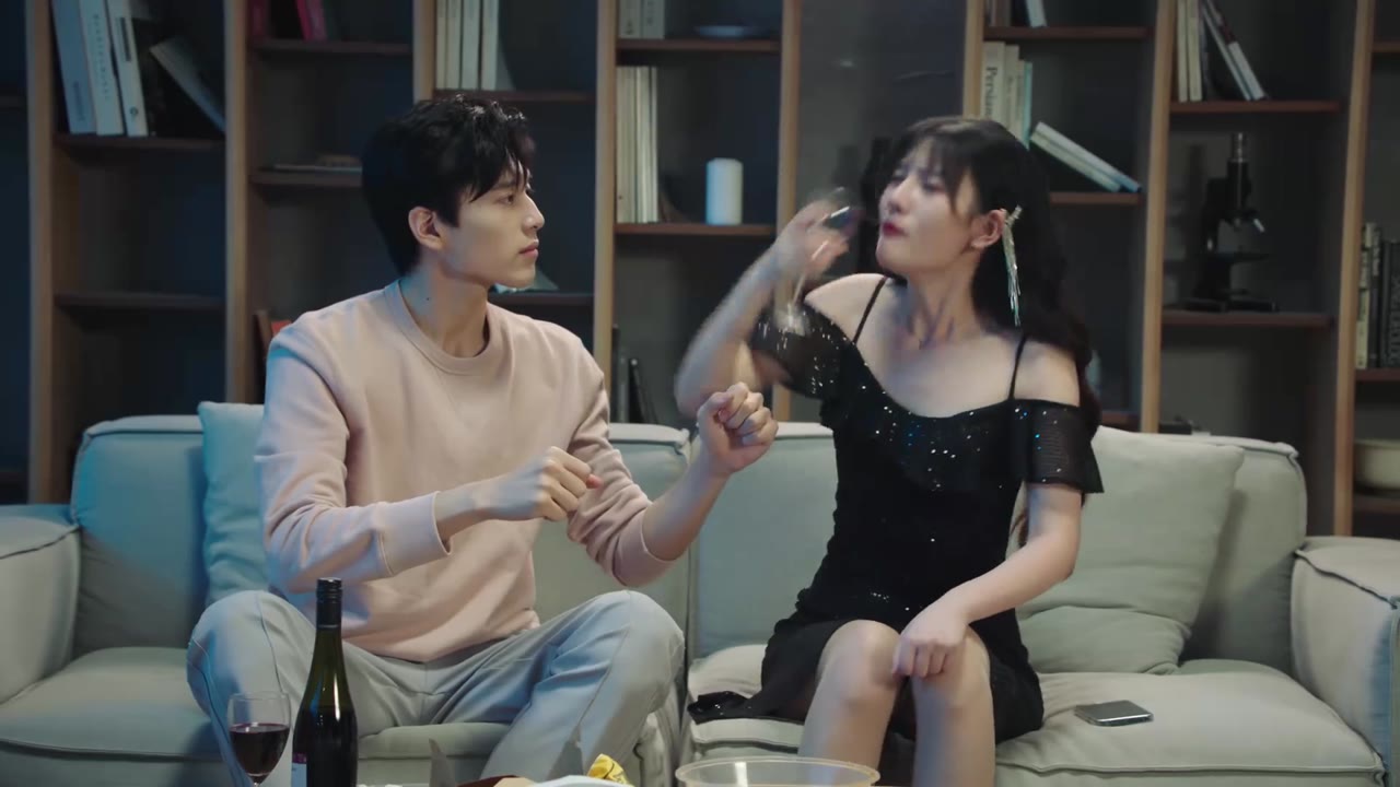 Thư Ký Bạch Ngày Nào Cũng Muốn Từ Chức tập 10 cảnh 3