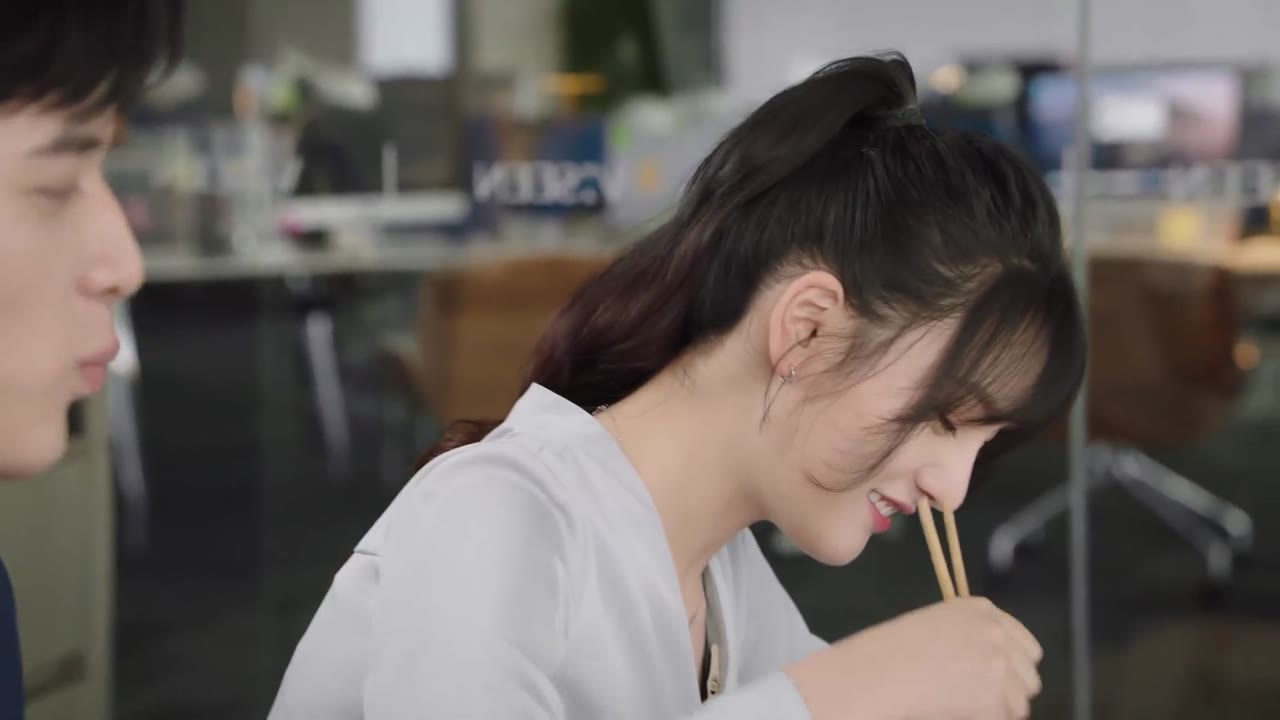 Thư Ký Bạch Ngày Nào Cũng Muốn Từ Chức tập 12 cảnh 3