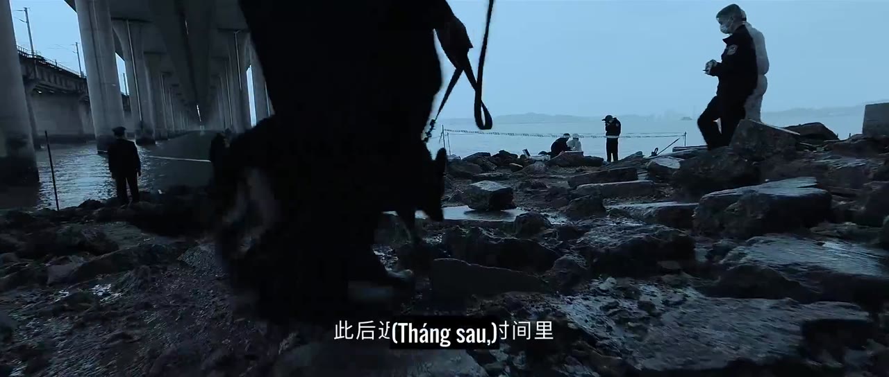 Bên Ngoài Tòa Án tập 1