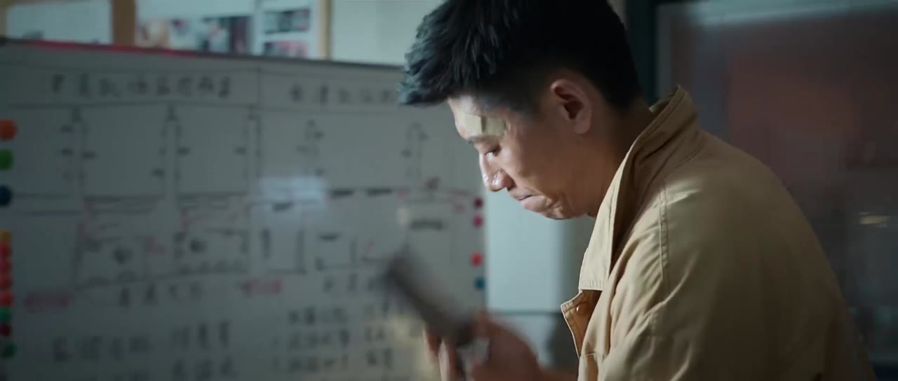 Bên Ngoài Tòa Án tập 2 cảnh 2
