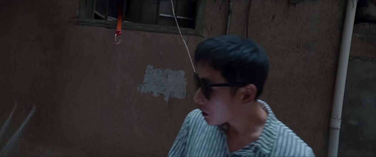 Bên Ngoài Tòa Án tập 12 cảnh 2