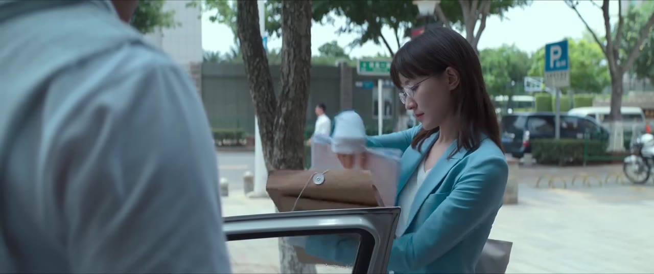 Bên Ngoài Tòa Án tập 17