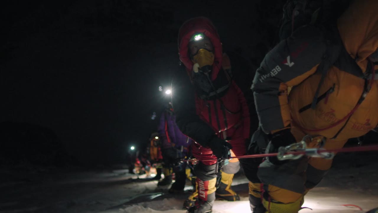 Lhakpa Sherpa: Nữ hoàng đỉnh Everest tập 1 cảnh 3