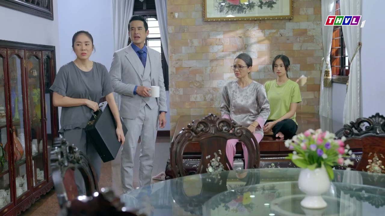 Bóng Ma Hạnh Phúc tập 6 cảnh 3