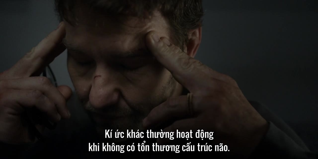Người Chạy Xuyên Không Gian tập 3 cảnh 2