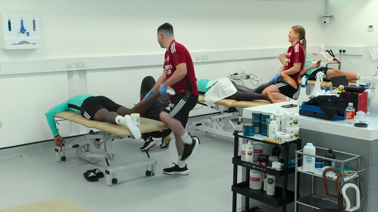 All or Nothing: Arsenal tập 3 cảnh 2