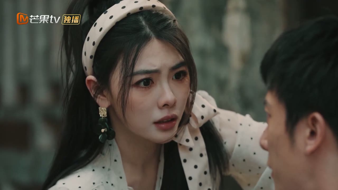 Hoa Hồng Rực Lửa tập 4 cảnh 3