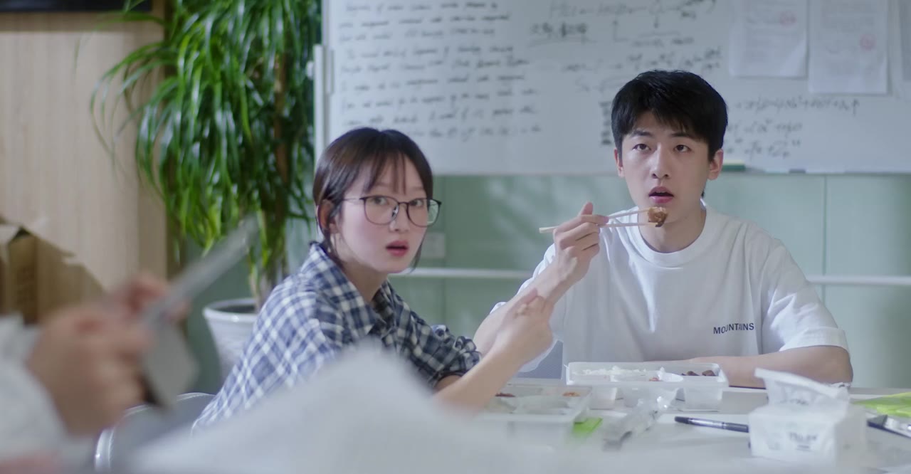 Ngày Mai Cũng Muốn Gặp Em tập 1 cảnh 2