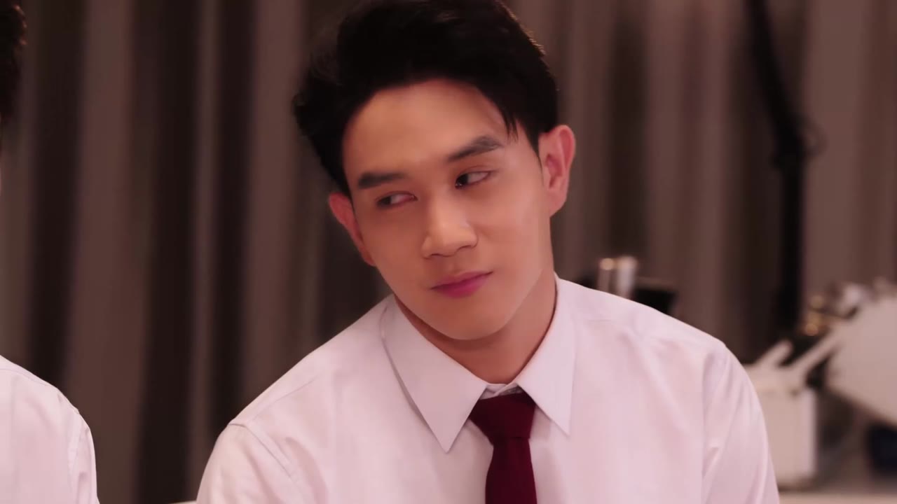 2 Moons The Ambassador tập 9 cảnh 3