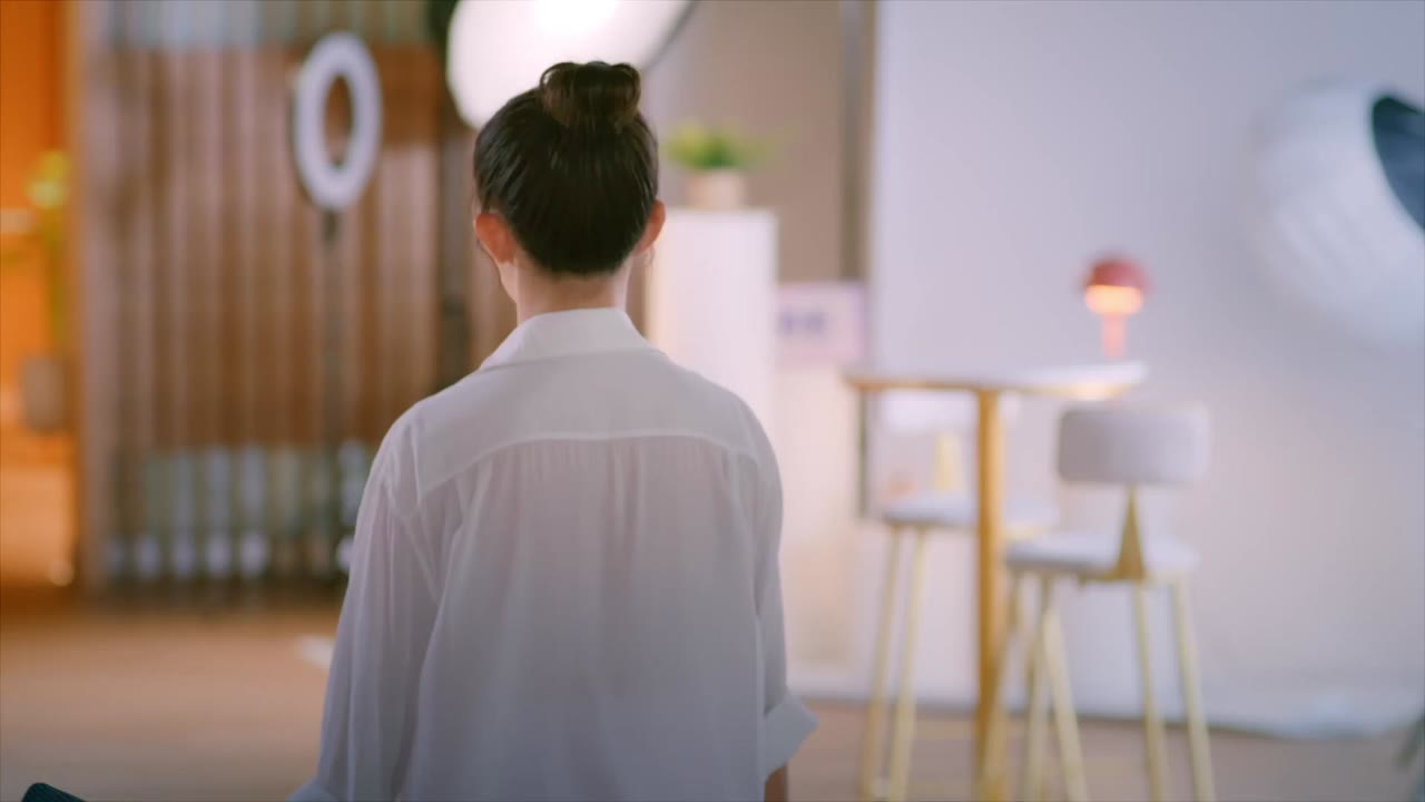 Sổ Tay Hướng Dẫn Yêu Đương Tiết Kiệm tập 13 cảnh 2