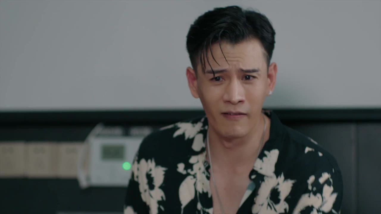 Các Quý Ông, Mời Đứng Nghiêm tập 10 cảnh 3
