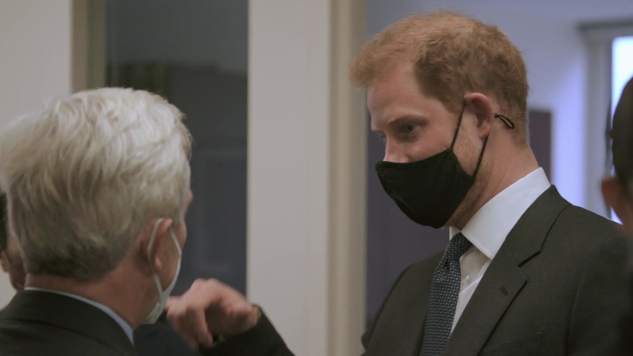 Harry và Meghan tập 2 cảnh 3