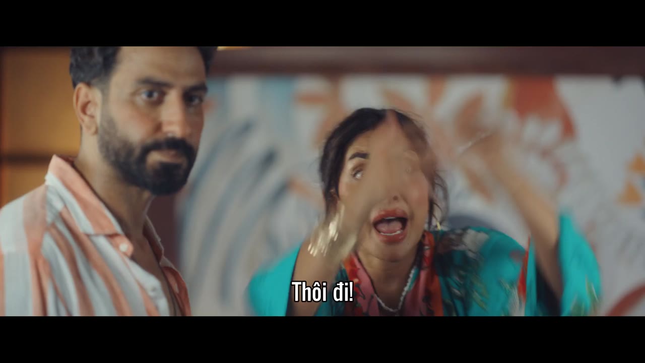 Kỳ Trăng Mật Sóng Gió - cảnh 3