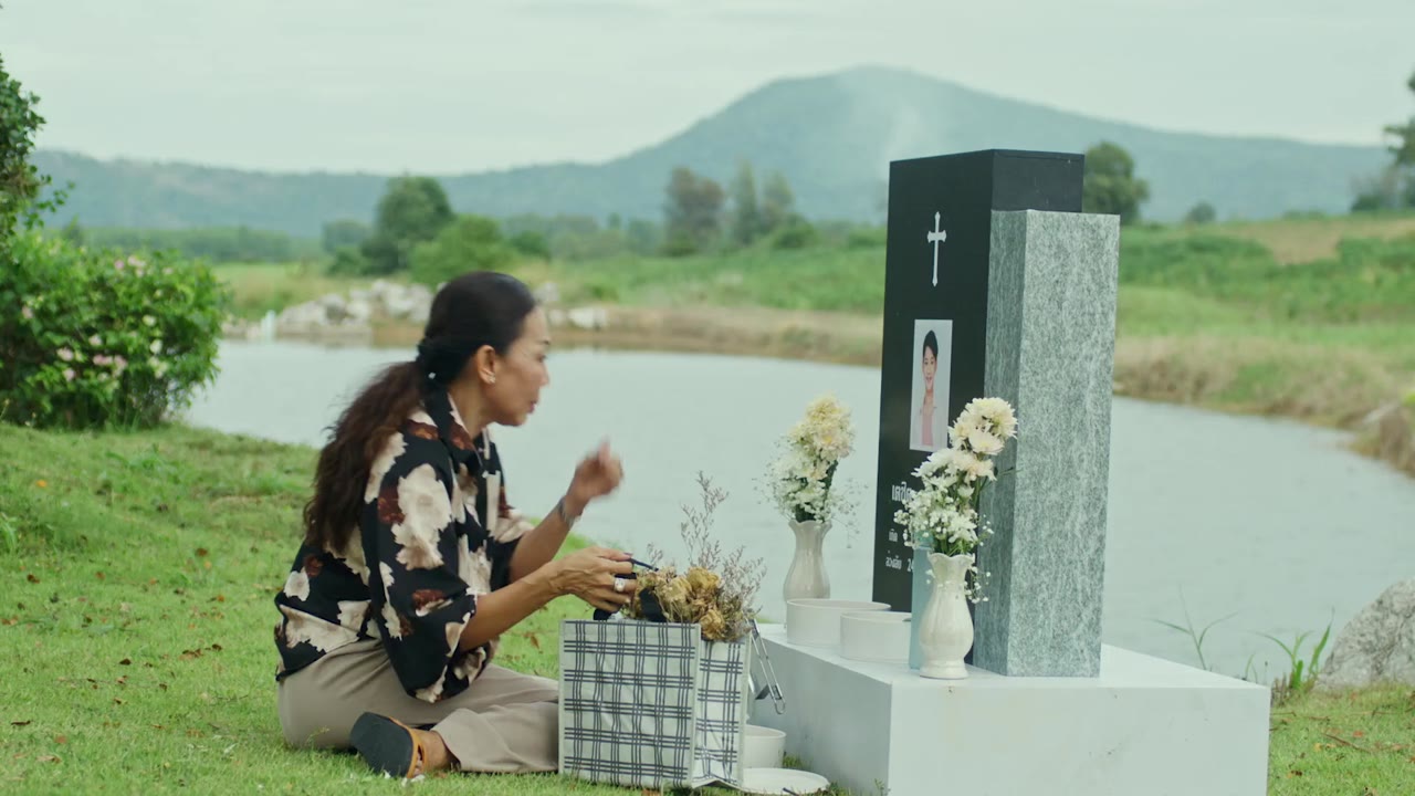 Dây Dầu Gai (Between Us) tập 9 cảnh 3