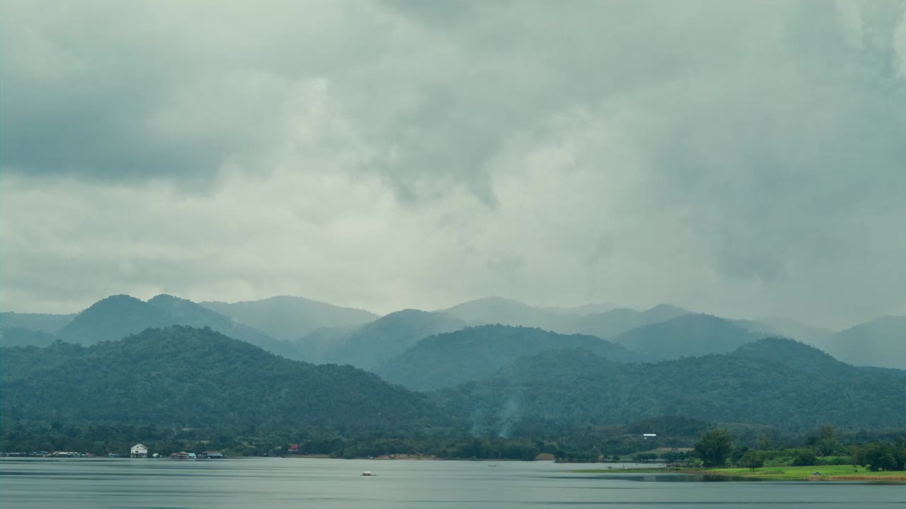 Dây Dầu Gai (Between Us) tập 10 cảnh 2