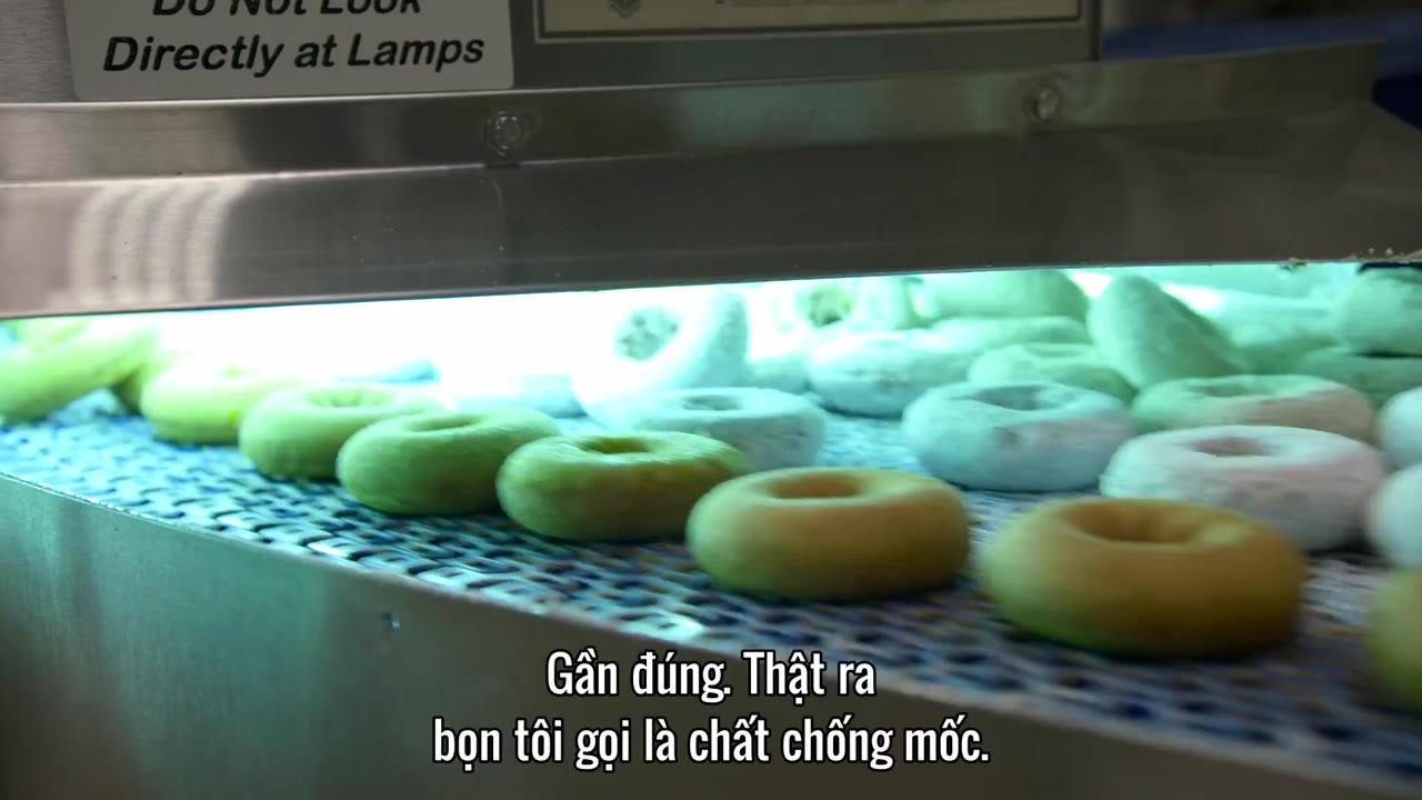 Hiếu kỳ cùng Jonathan Van Ness tập 4