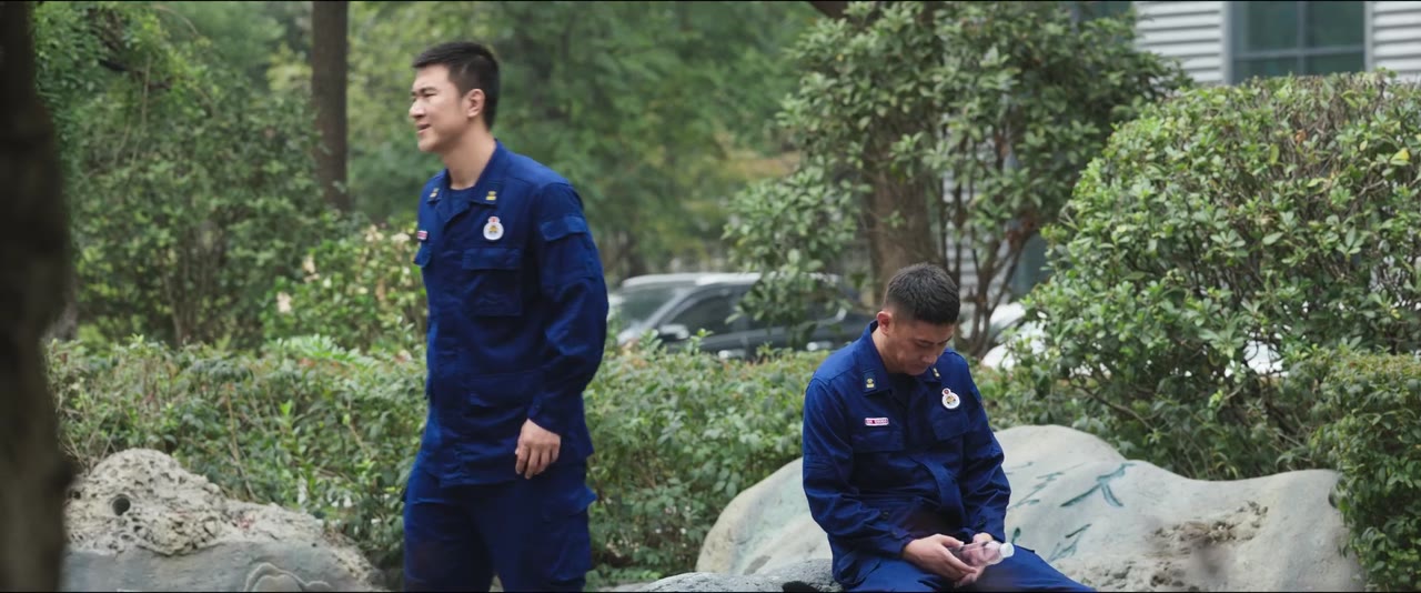 Anh Ấy Bước Ra Từ Ánh Lửa tập 23