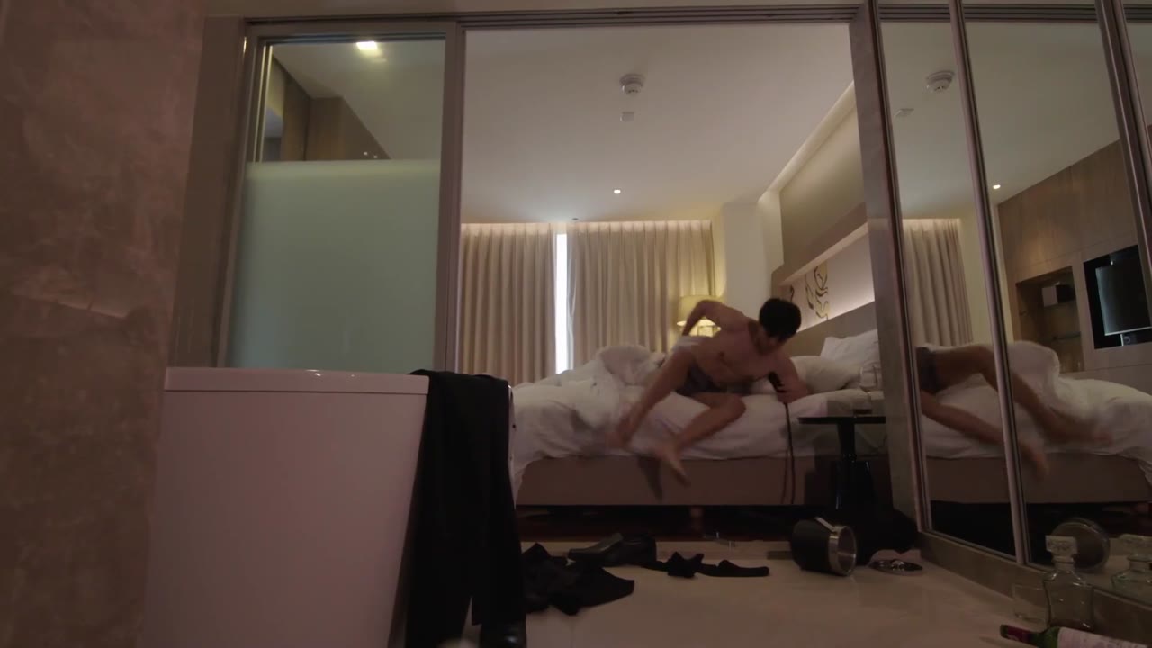 Yêu Trước Mặt, Phản Sau Lưng tập 1