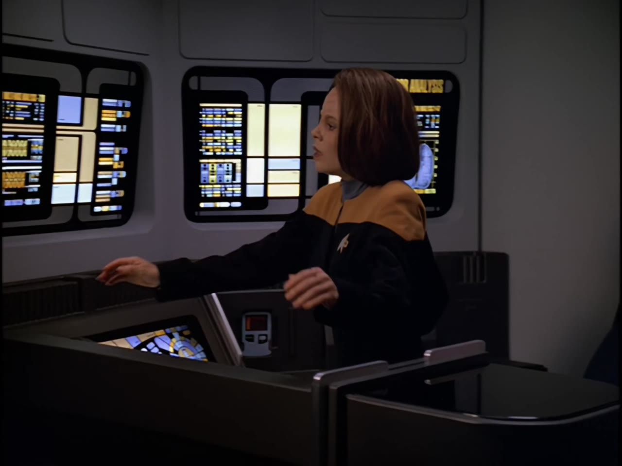 Star Trek: Voyager (Phần 5) tập 11 cảnh 3