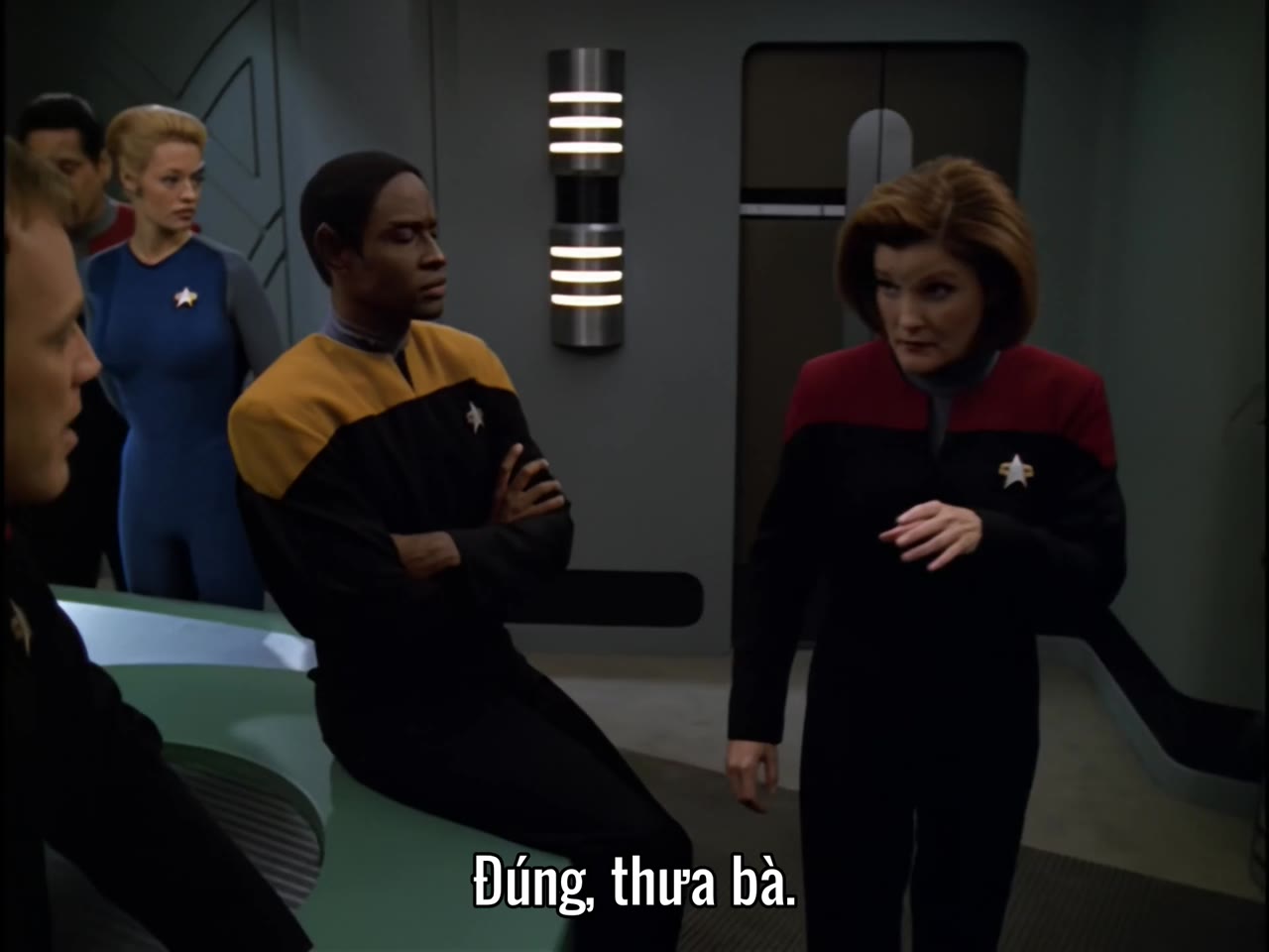 Star Trek: Voyager (Phần 5) tập 12 cảnh 2