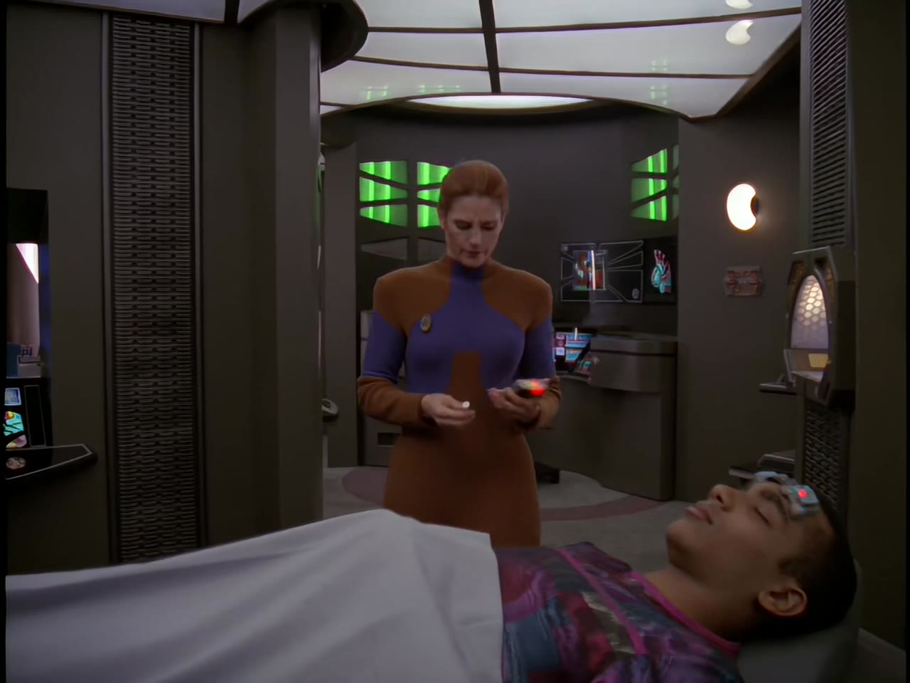 Star Trek: Deep Space Nine (Phần 4) tập 21 cảnh 3