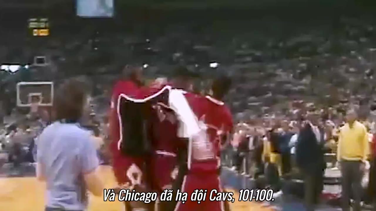 Michael Jordan: Mùa giải cuối cùng tập 3 cảnh 2