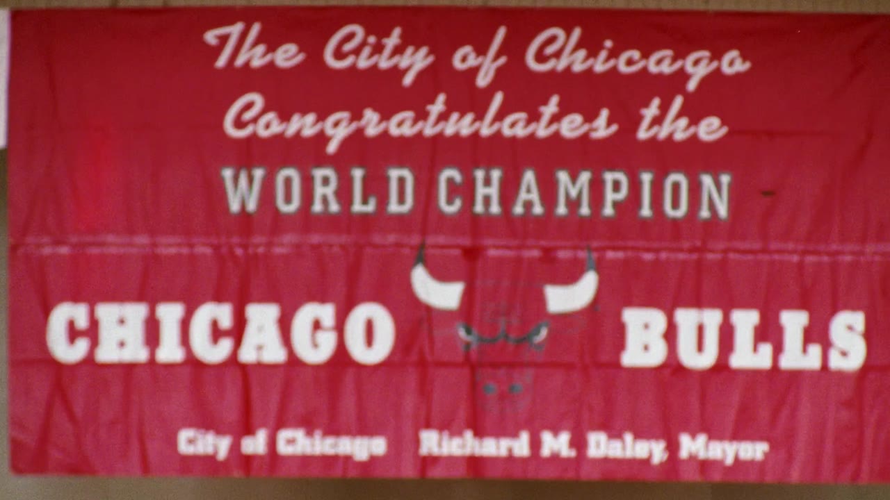 Michael Jordan: Mùa giải cuối cùng tập 10 cảnh 3