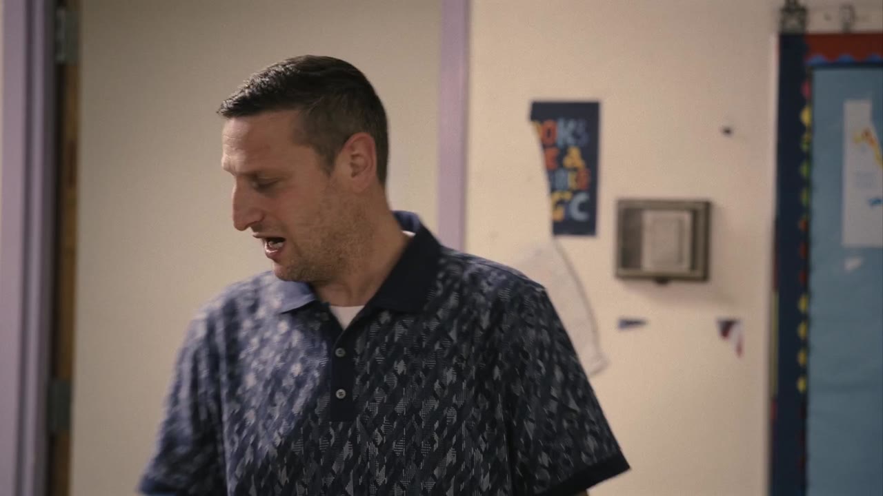 Tim Robinson: Tôi Nghĩ Bạn Nên Ra Về (Phần 3) tập 4 cảnh 3