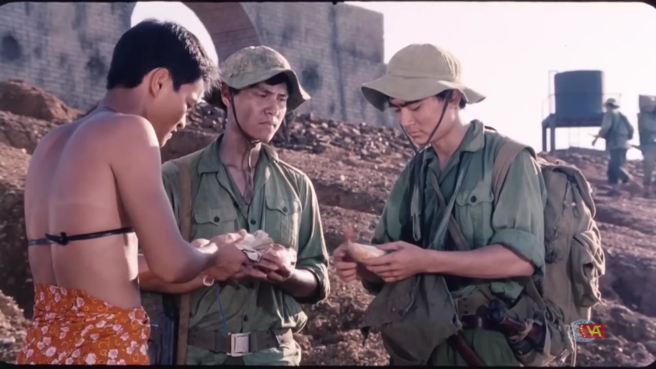 Mùi cỏ cháy - cảnh 3