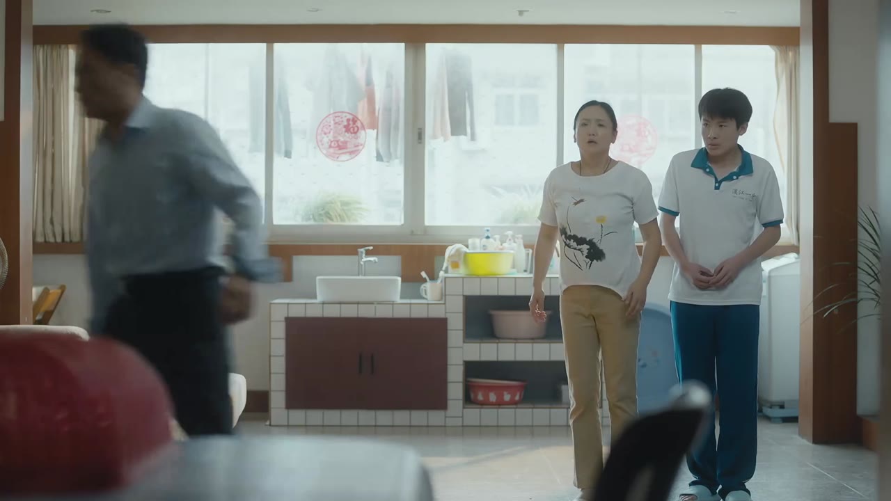 Mùa Hè Không Hợp Để Yêu tập 1 cảnh 3