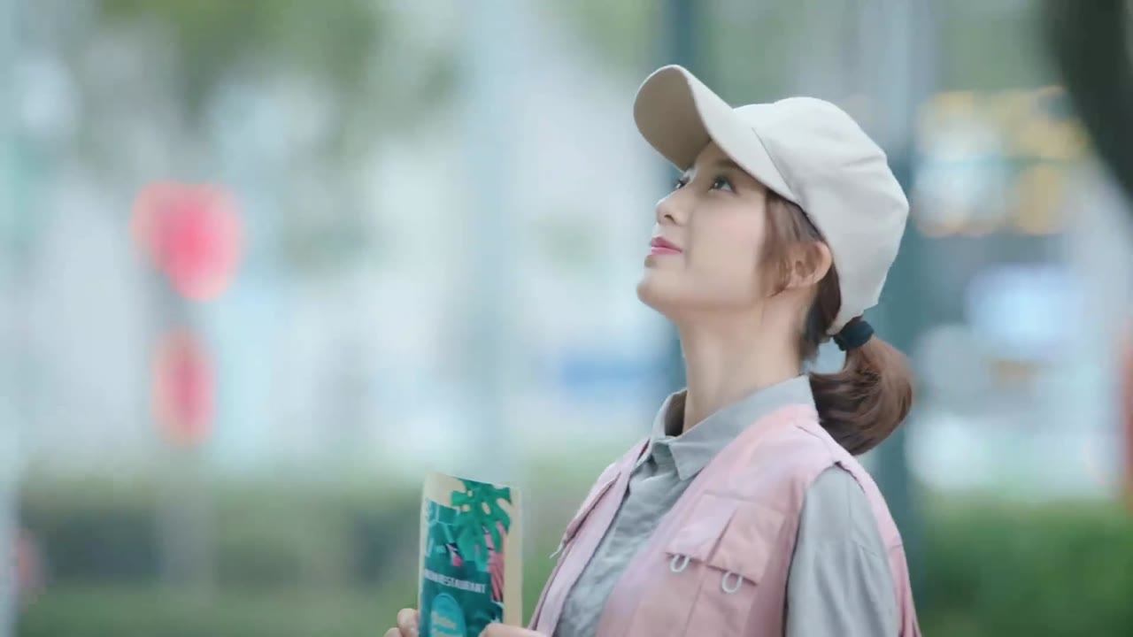 Cô Gái Ngoài Hành Tinh Sài Tiểu Thất tập 2 cảnh 2